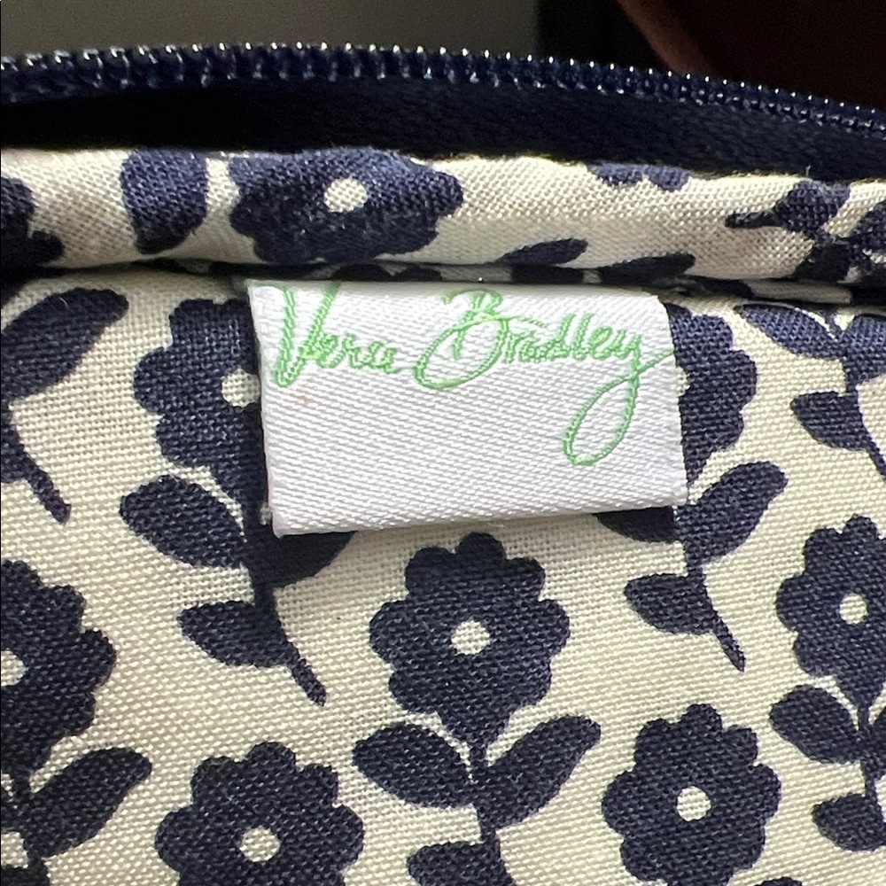 Vera Bradley Navy and Cream Quilted zipper bag - Picture 5 of 8